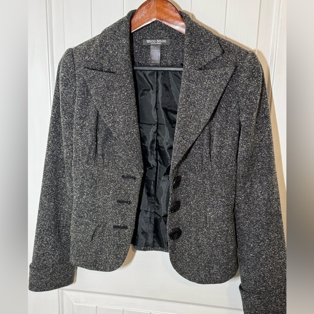 Bisou Bisou three button blazer